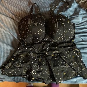 Torrid Size 6 Swim Top NWT! Beautiful Star Print